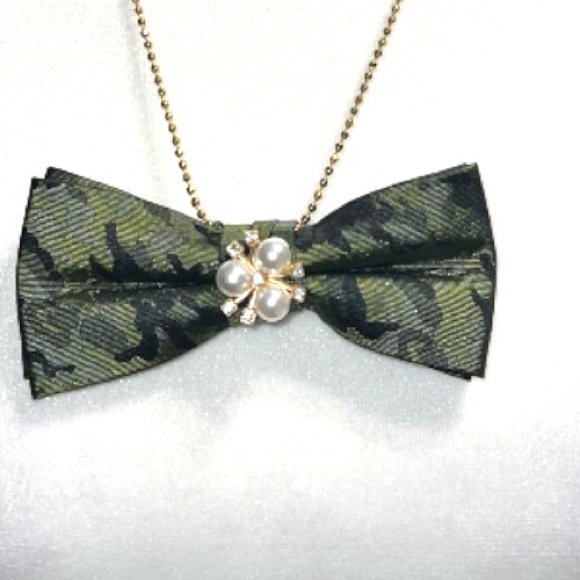 “Dainty Dapper” Green camouflage Bow tie  Pendant Necklace - Picture 2 of 4
